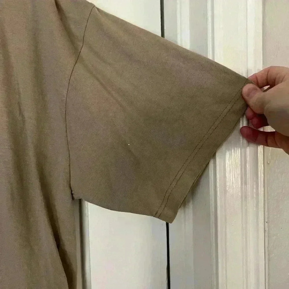 Sand-colored T-Shirt size L with lion, giraffe & cheetah embroidered animals - Picture 2 of 10